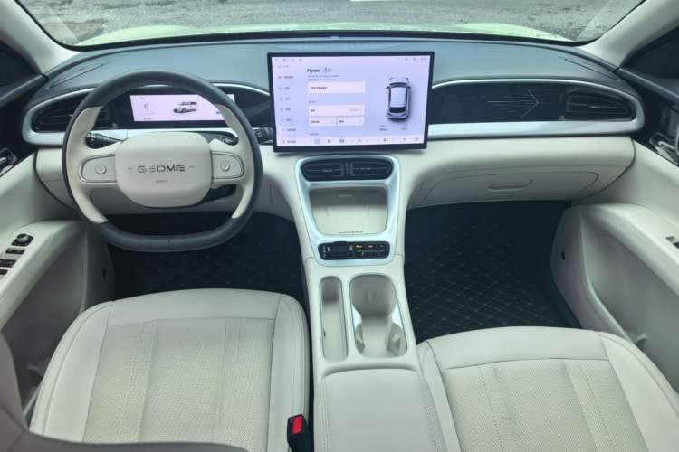 Used Geely Galaxy Geome 2026 Model 410km Exploration Edition Center Console