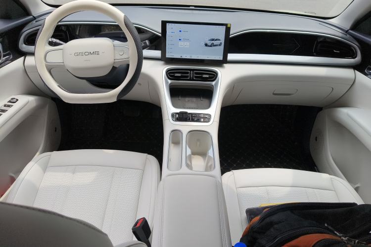 Used Geely Galaxy Geome 2026 Model 310km Youth Edition Center Console