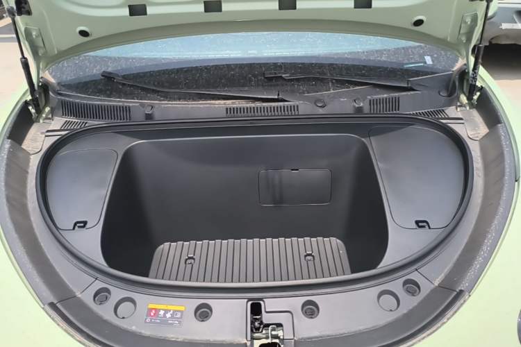Used Geely Galaxy Geome 2026 Model 310km Youth Edition Engine Bay