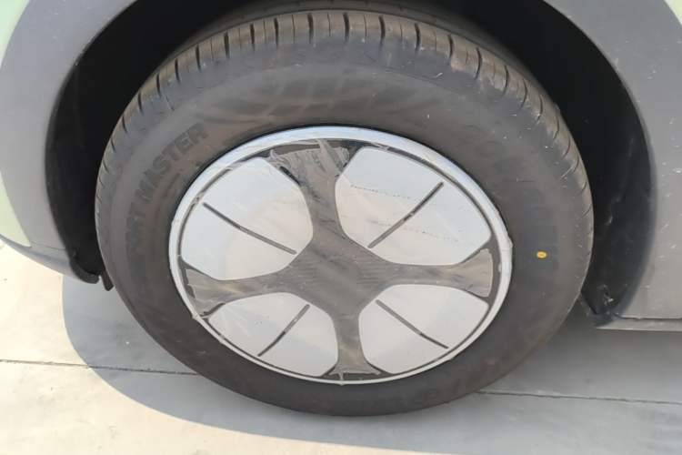 Used Geely Galaxy Geome 2026 Model 310km Youth Edition Exterior 4