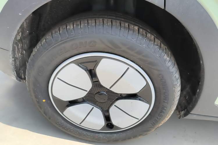 Used Geely Galaxy Geome 2026 Model 310km Youth Edition Exterior 5