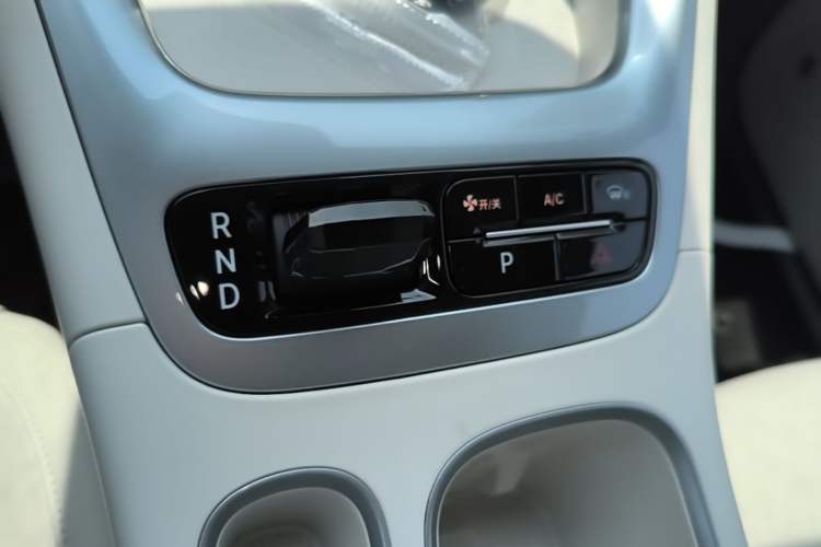 Used Geely Galaxy Geome 2026 Model 310km Youth Edition Gear Lever