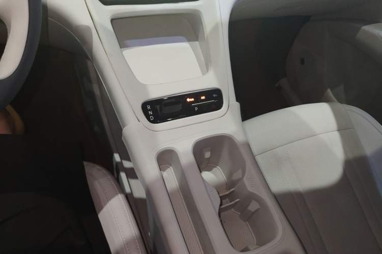 Used Geely Galaxy Geome 2026 Model 310km Youth Edition Gear Lever