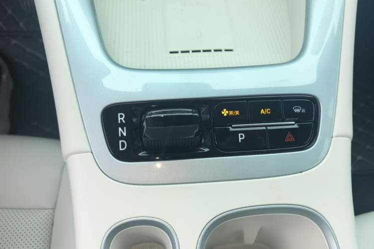 Used Geely Galaxy Geome 2026 Model 410km Exploration Edition Gear Lever