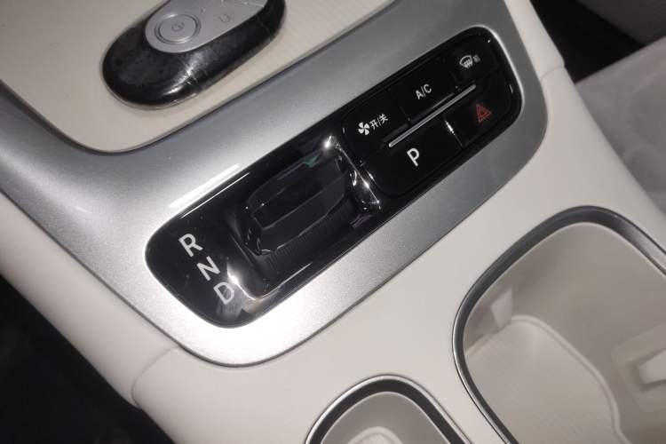 Used Geely Galaxy Geome 2026 Model 310km Dream Edition Gear Lever