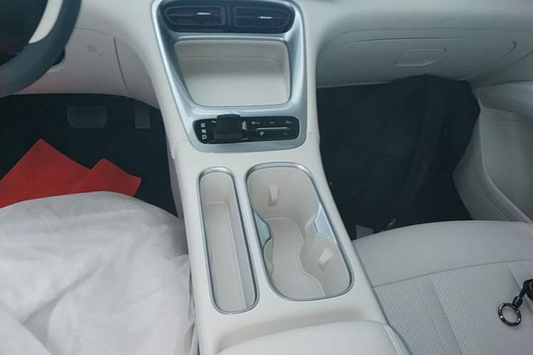 Used Geely Galaxy Geome 2026 Model 310km Dream Edition Gear Lever