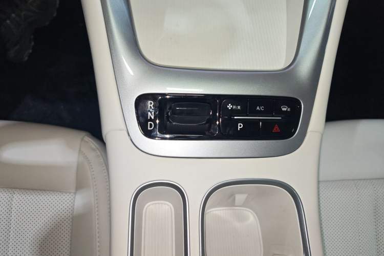 Used Geely Galaxy Geome 2026 Model 310km Dream Edition Gear Lever