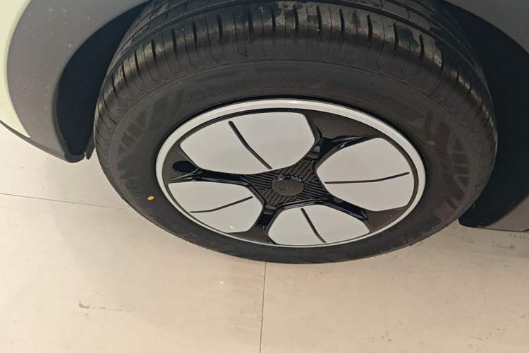 Used Geely Galaxy Geome 2026 310km Aspiration Edition Left Front Wheel Hub