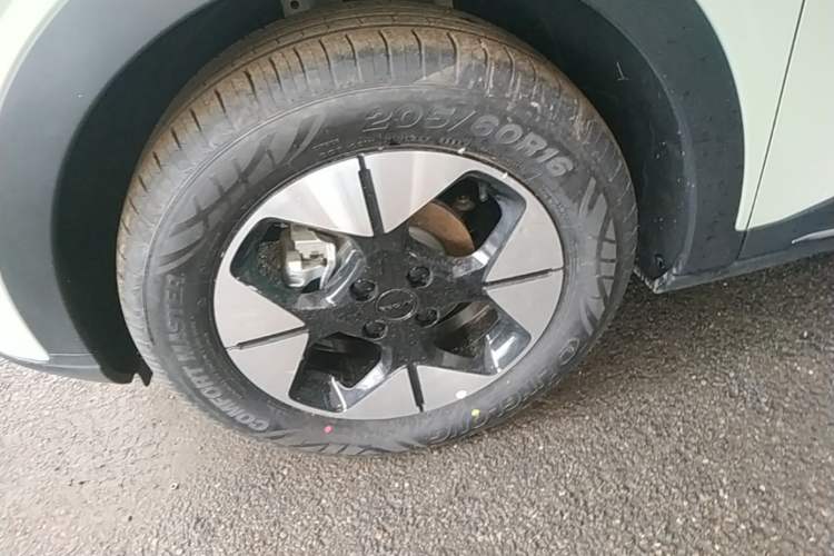 Used Geely Galaxy Geome 2026 Model 310km Dream Edition Left Front Wheel Hub