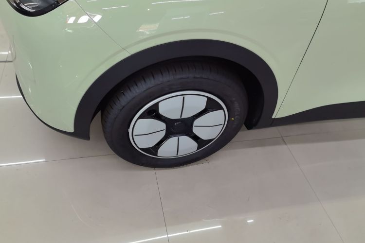 Used Geely Galaxy Geome 2026 Model 310km Youth Edition Left Front Wheel Hub