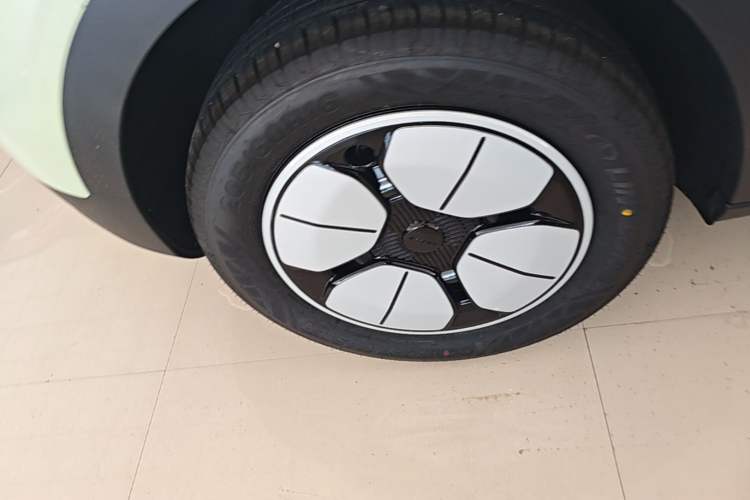 Used Geely Galaxy Geome 2026 310km Aspiration Edition Right Rear Wheel Hub