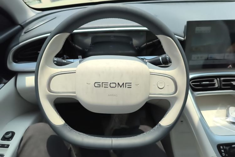 Used Geely Galaxy Geome 2026 Model 310km Youth Edition Steering Wheel