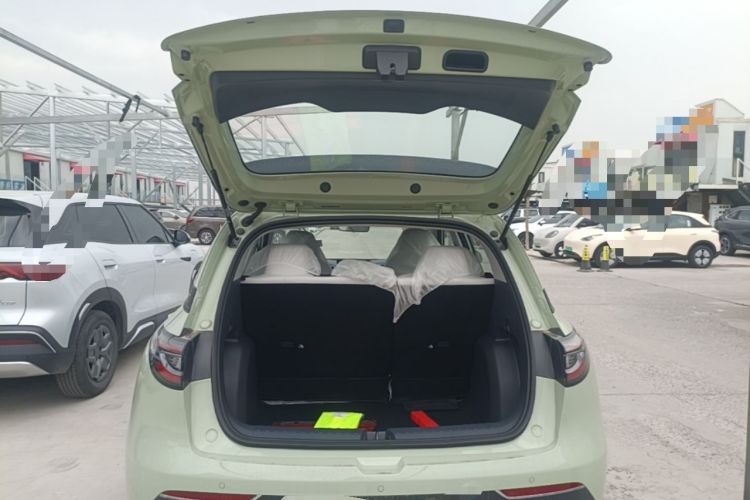 Used Geely Galaxy Geome 2026 Model 310km Youth Edition Trunk