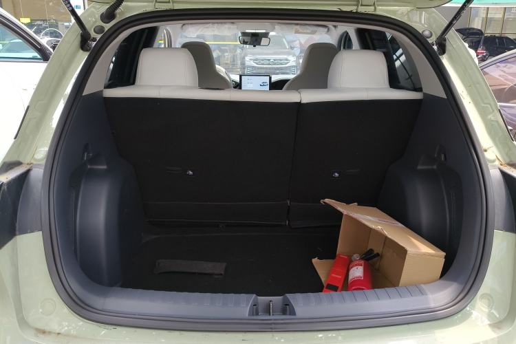 Used Geely Galaxy Geome 2026 Model 310km Youth Edition Trunk