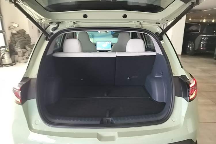 Used Geely Galaxy Geome 2026 Model 410km Exploration Edition Trunk