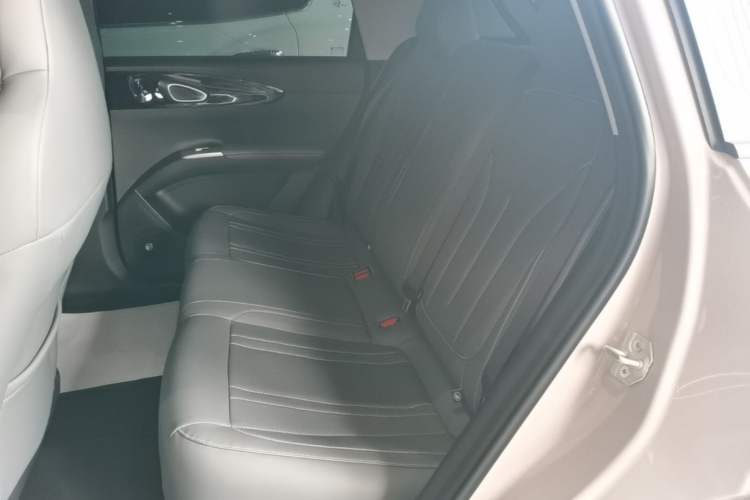 Used Geely Galaxy Geome 2026 Model 310km Youth Edition Left Rear Seat