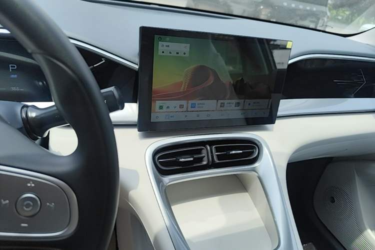 Used Geely Galaxy Geome 2026 Model 410km Carefree Edition Audio And AC Panel