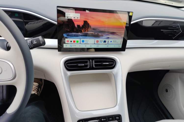 Used Geely Galaxy Geome 2026 Model 310km Youth Edition Audio And AC Panel
