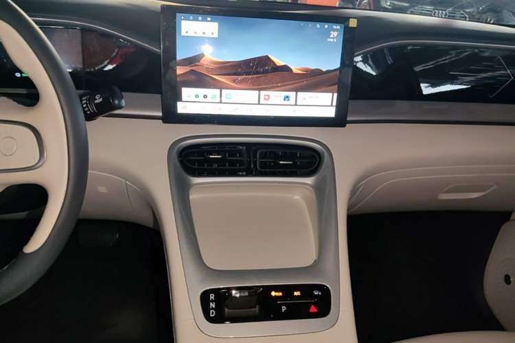 Used Geely Galaxy Geome 2026 Model 310km Youth Edition Audio And AC Panel