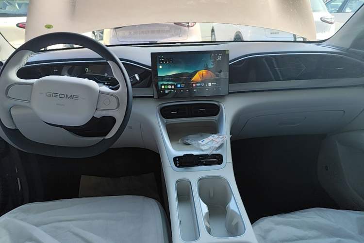 Used Geely Galaxy Geome 2026 Model 310km Youth Edition Audio And AC Panel