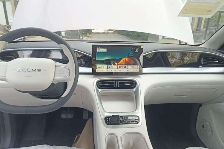 Used Geely Galaxy Geome 2026 Model 310km Youth Edition Audio And AC Panel
