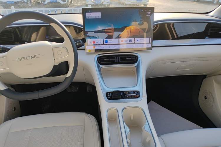 Used Geely Galaxy Geome 2026 Model 310km Dream Edition Audio And AC Panel