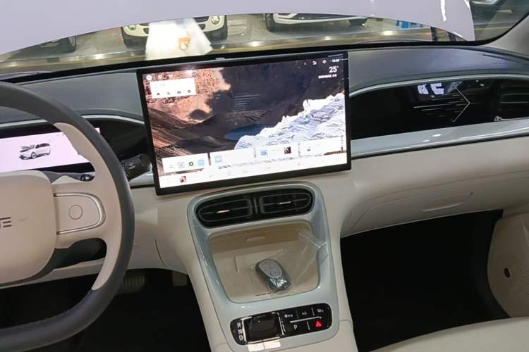 Used Geely Galaxy Geome 2026 Model 410km Exploration Edition Audio And AC Panel