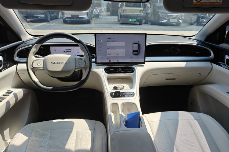 Used Geely Galaxy Geome 2026 Model 410km Freedom Edition Center Console