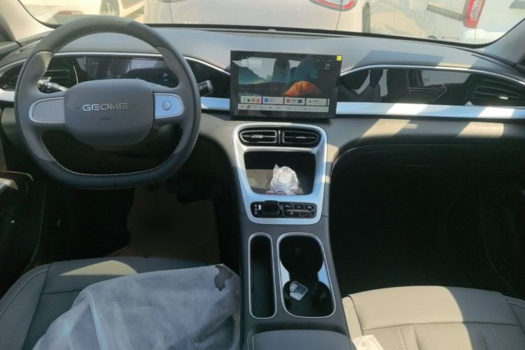 Used Geely Galaxy Geome 2026 Model 310km Youth Edition Center Console