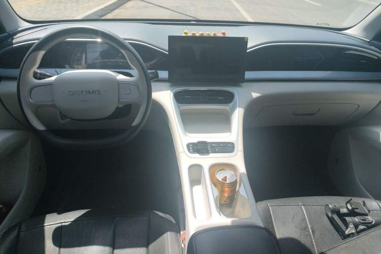 Used Geely Galaxy Geome 2026 Model 310km Youth Edition Center Console
