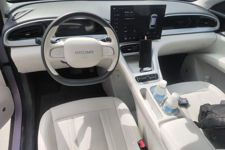 Used Geely Galaxy Geome 2026 Model 410km Exploration Edition Center Console