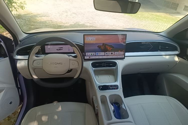 Used Geely Galaxy Geome 2026 Model 410km Exploration Edition Center Console