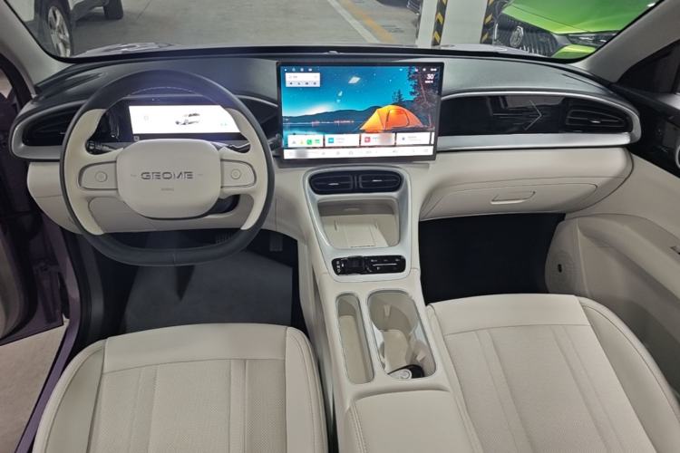 Used Geely Galaxy Geome 2026 Model 410km Exploration Edition Center Console