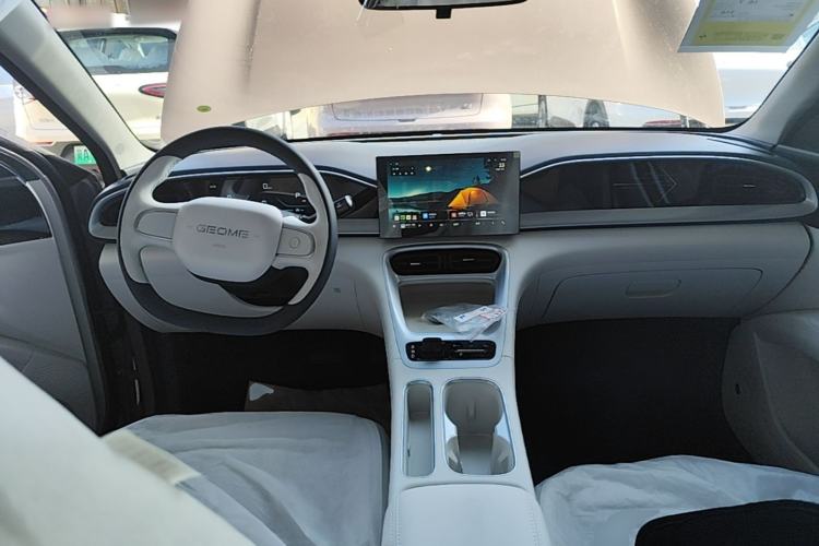 Used Geely Galaxy Geome 2026 Model 310km Youth Edition Center Console