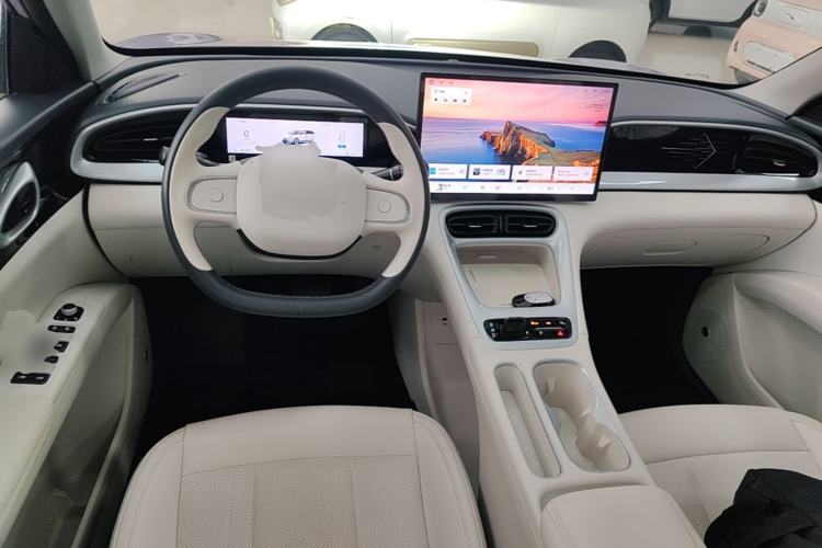 Used Geely Galaxy Geome 2026 Model 410km Exploration Edition Center Console
