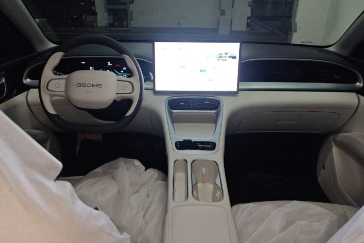 Used Geely Galaxy Geome 2026 Model 310km Dream Edition Center Console