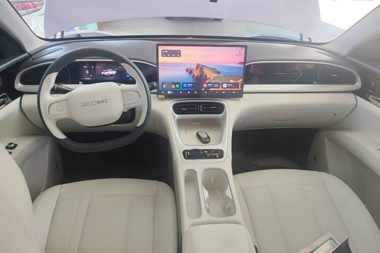 Used Geely Galaxy Geome 2026 Model 410km Exploration Edition Center Console