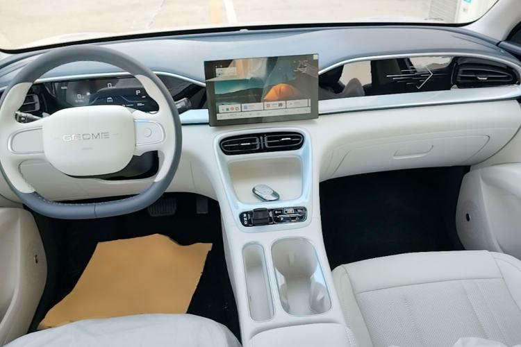 Used Geely Galaxy Geome 2026 Model 310km Youth Edition Center Console