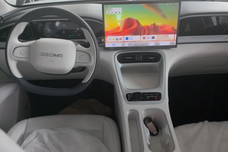 Used Geely Galaxy Geome 2026 Model 310km Dream Edition Center Console