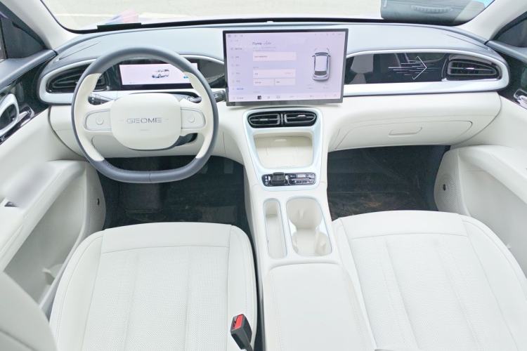 Used Geely Galaxy Geome 2026 Model 410km Exploration Edition Center Console