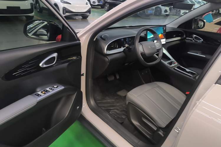 Used Geely Galaxy Geome 2026 Model 410km Freedom Edition Driver Seat