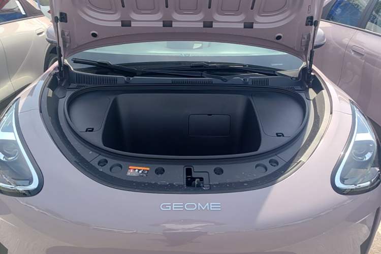 Used Geely Galaxy Geome 2026 Model 310km Youth Edition Engine Bay