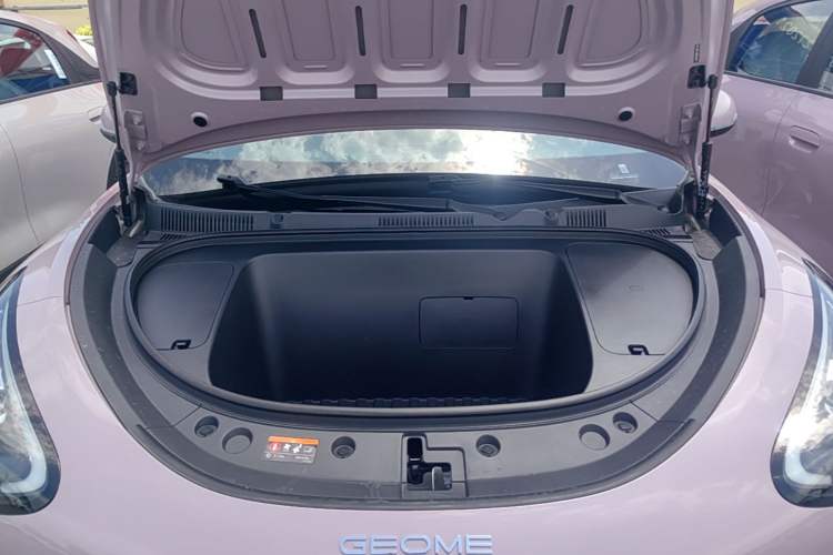 Used Geely Galaxy Geome 2026 Model 310km Dream Edition Engine Bay