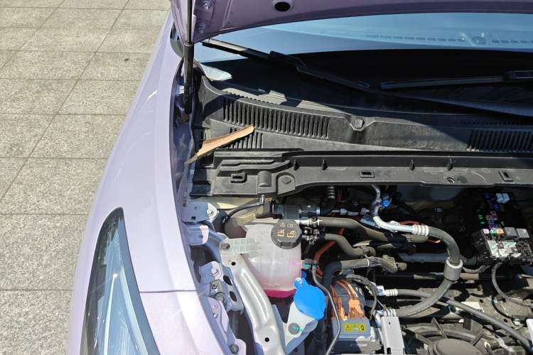 Used Geely Galaxy Geome 2026 Model 410km Freedom Edition Engine Bay Right