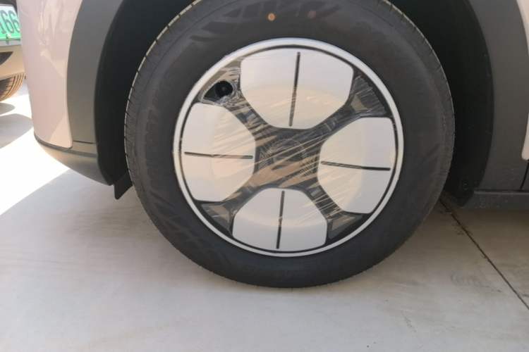 Used Geely Galaxy Geome 2026 Model 310km Youth Edition Exterior 4