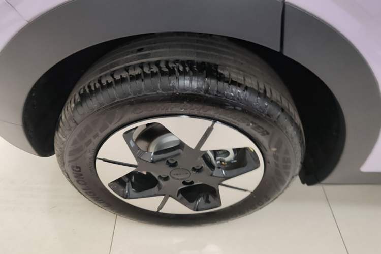 Used Geely Galaxy Geome 2026 Model 310km Dream Edition Exterior 5