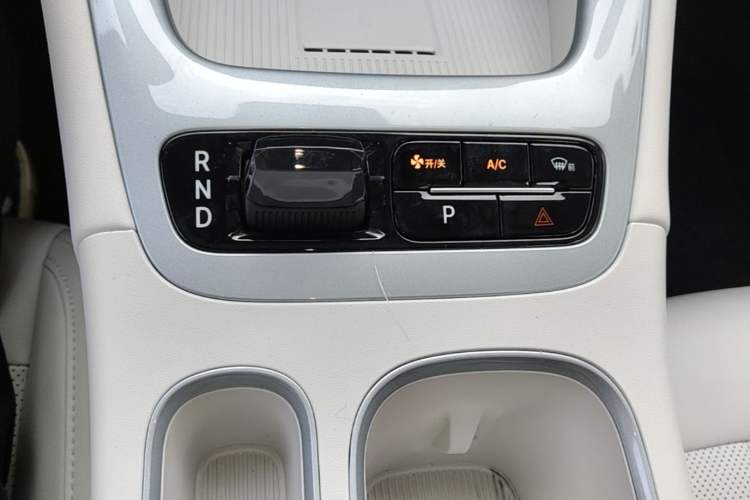Used Geely Galaxy Geome 2026 Model 410km Exploration Edition Gear Lever