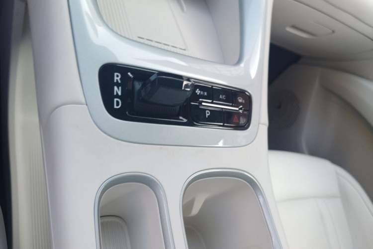 Used Geely Galaxy Geome 2026 Model 410km Exploration Edition Gear Lever