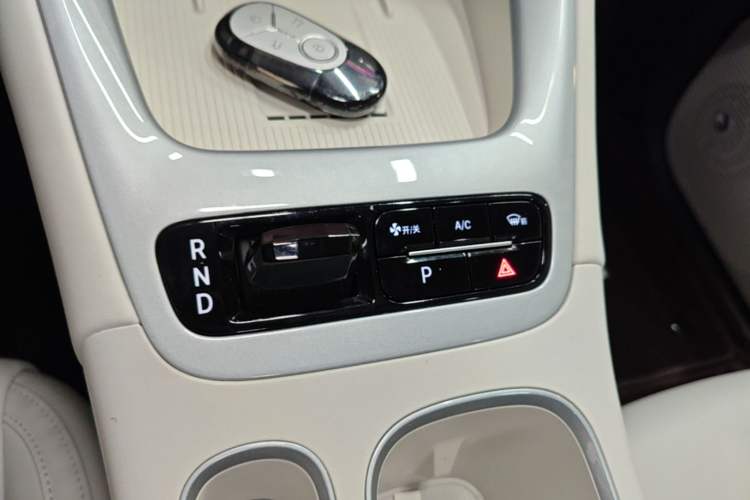 Used Geely Galaxy Geome 2026 480km Exploration Edition Gear Lever