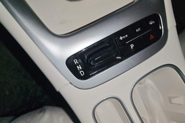 Used Geely Galaxy Geome 2026 Model 310km Dream Edition Gear Lever